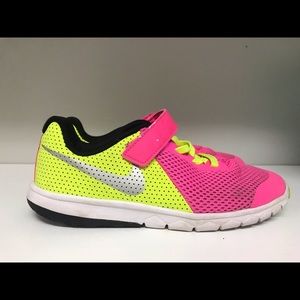 Nike Tennis Shoes
